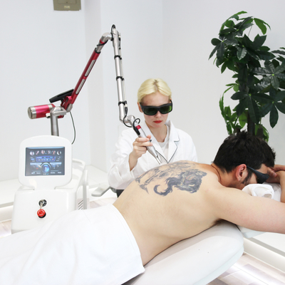 OEM ODM Máquina de eliminación de tatuajes láser de picosegundos personalizada con pantalla táctil de color de 15 pulgadas
